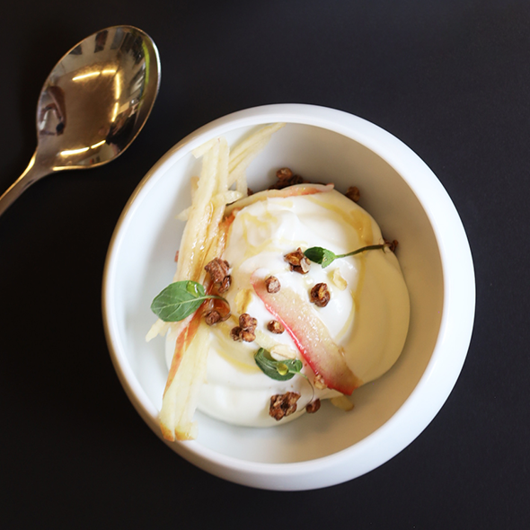 Joghurt-Quark-Espuma mit Apfel Julienne ♥ Jetzt entdecken | Kisag Webshop Joghurt-Quark-Espuma mit Apfel Julienne ♥ Jetzt entdecken | Kisag Webshop